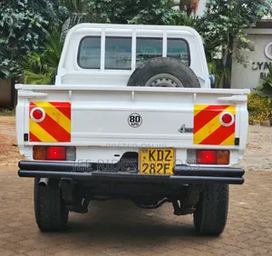 Toyota Land Cruiser 2013 White