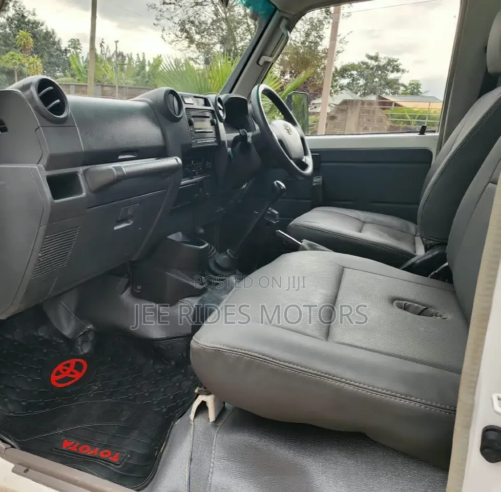 Toyota Land Cruiser 2013 White