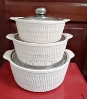 *Set of 3 White Soup Pots *