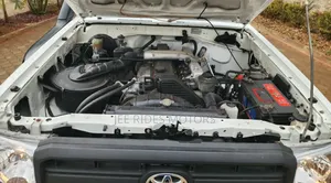 Toyota Land Cruiser 2013 White