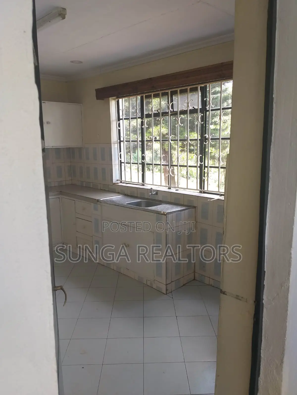 2bdrm Bungalow in Loresho for rent