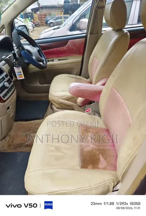 Toyota Ipsum 2004 Gold
