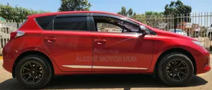Toyota Auris 2015 Red