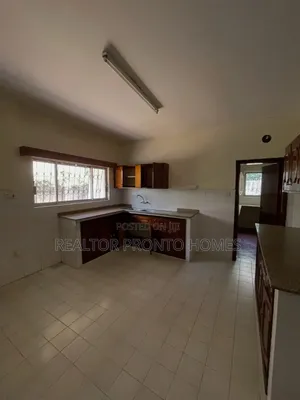 4bdrm Townhouse / Terrace in Kilimani, Hurlingham for rent