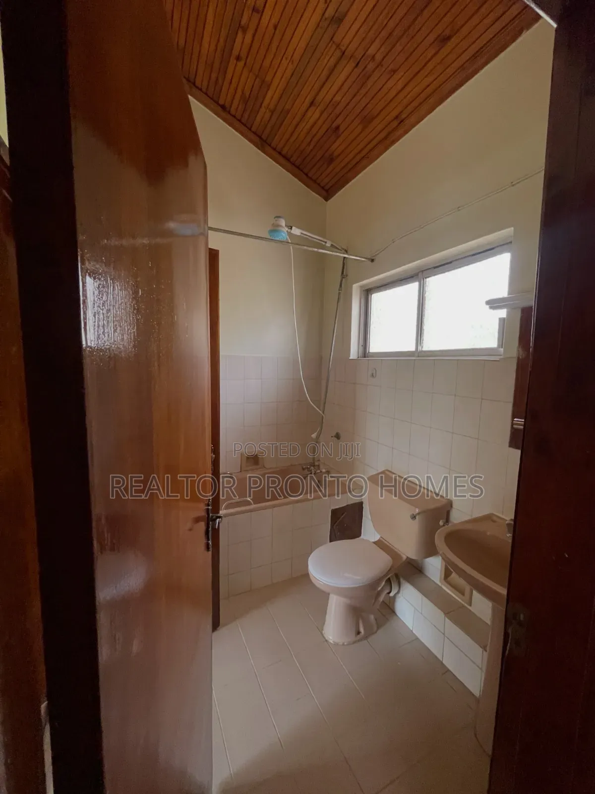 4bdrm Townhouse / Terrace in Kilimani, Hurlingham for rent
