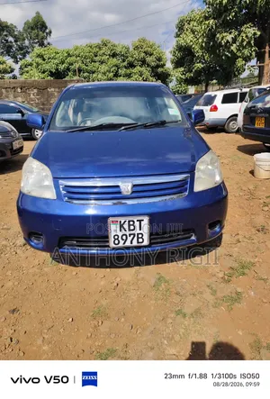 Toyota Raum 2006 Blue