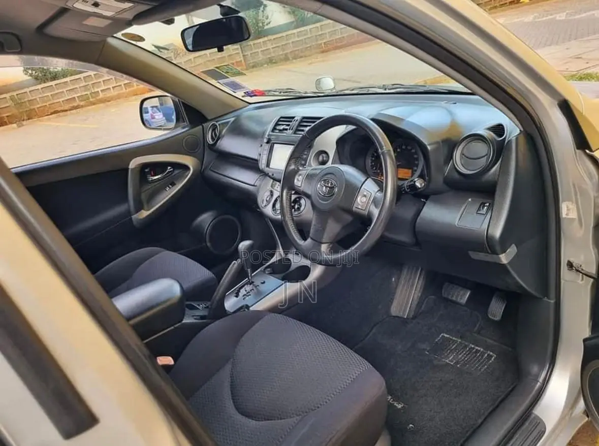 Toyota RAV4 2008 Silver
