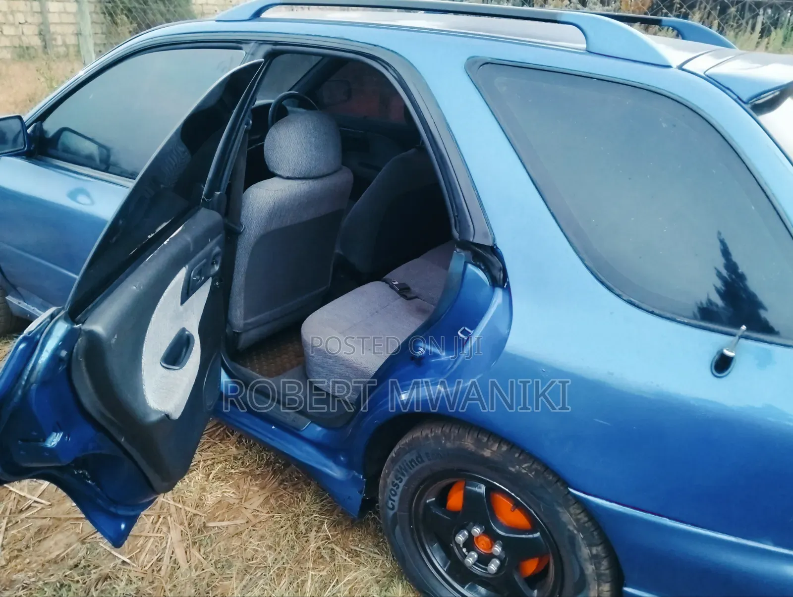 Subaru 1600 2000 Blue