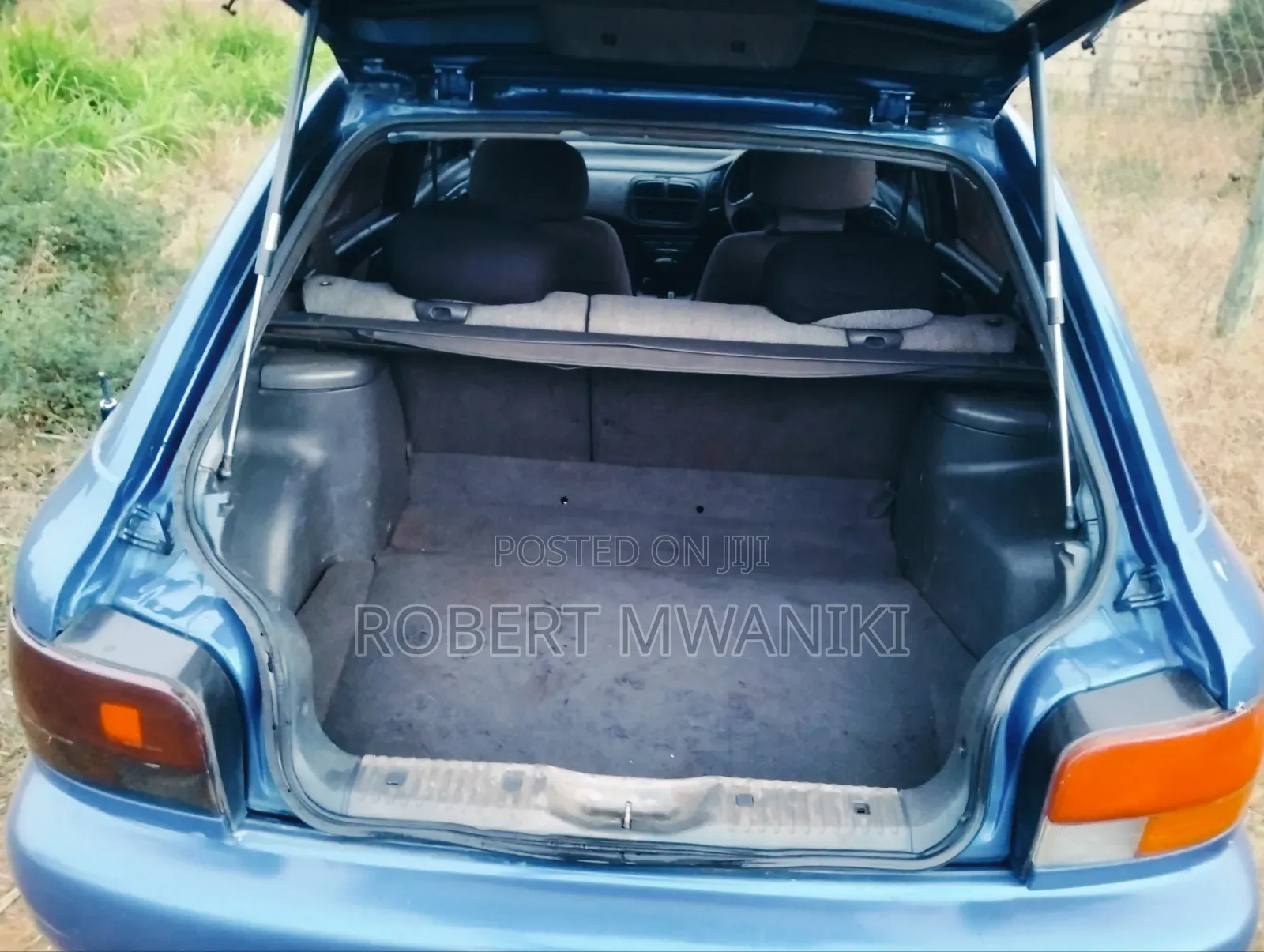 Subaru 1600 2000 Blue