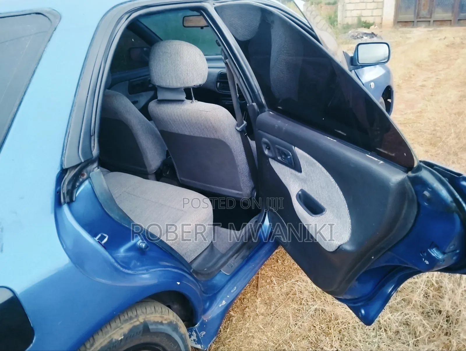 Subaru 1600 2000 Blue