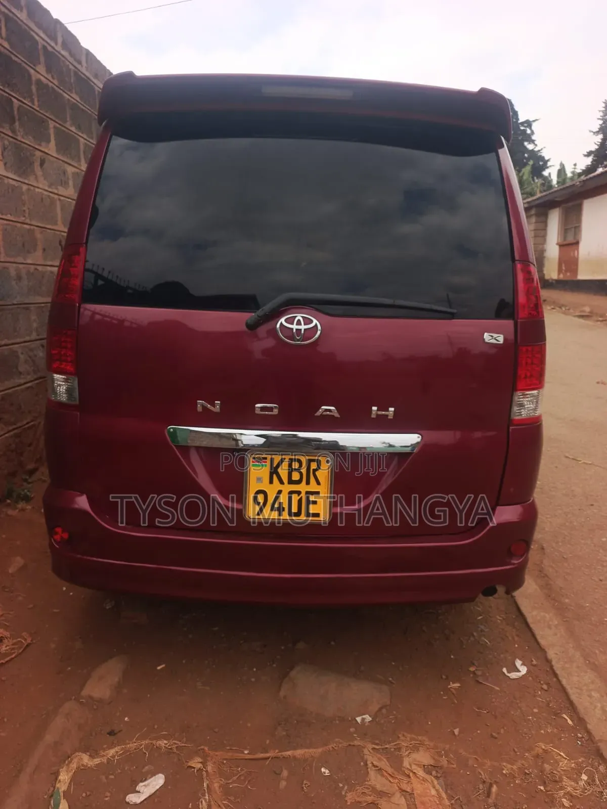 Toyota Noah 2016 Maroon
