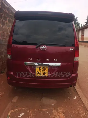 Toyota Noah 2016 Maroon