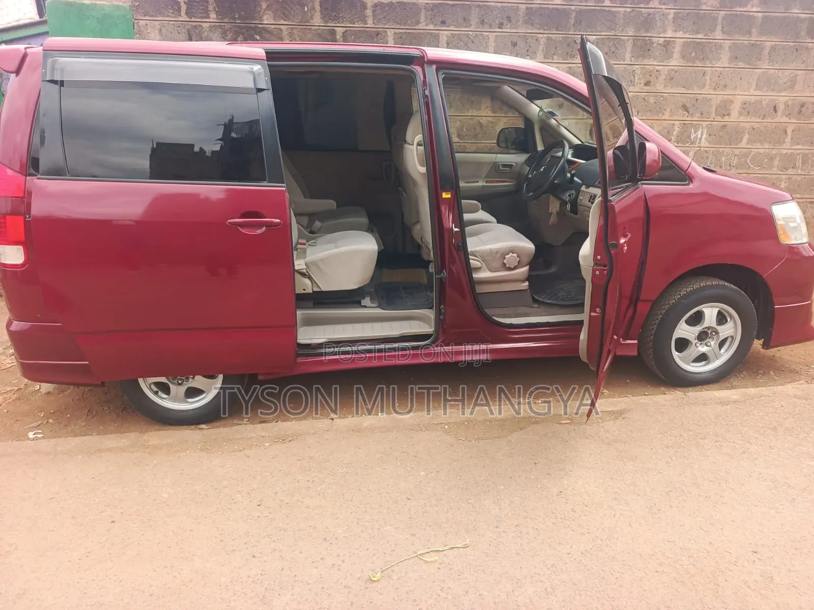 Toyota Noah 2016 Maroon