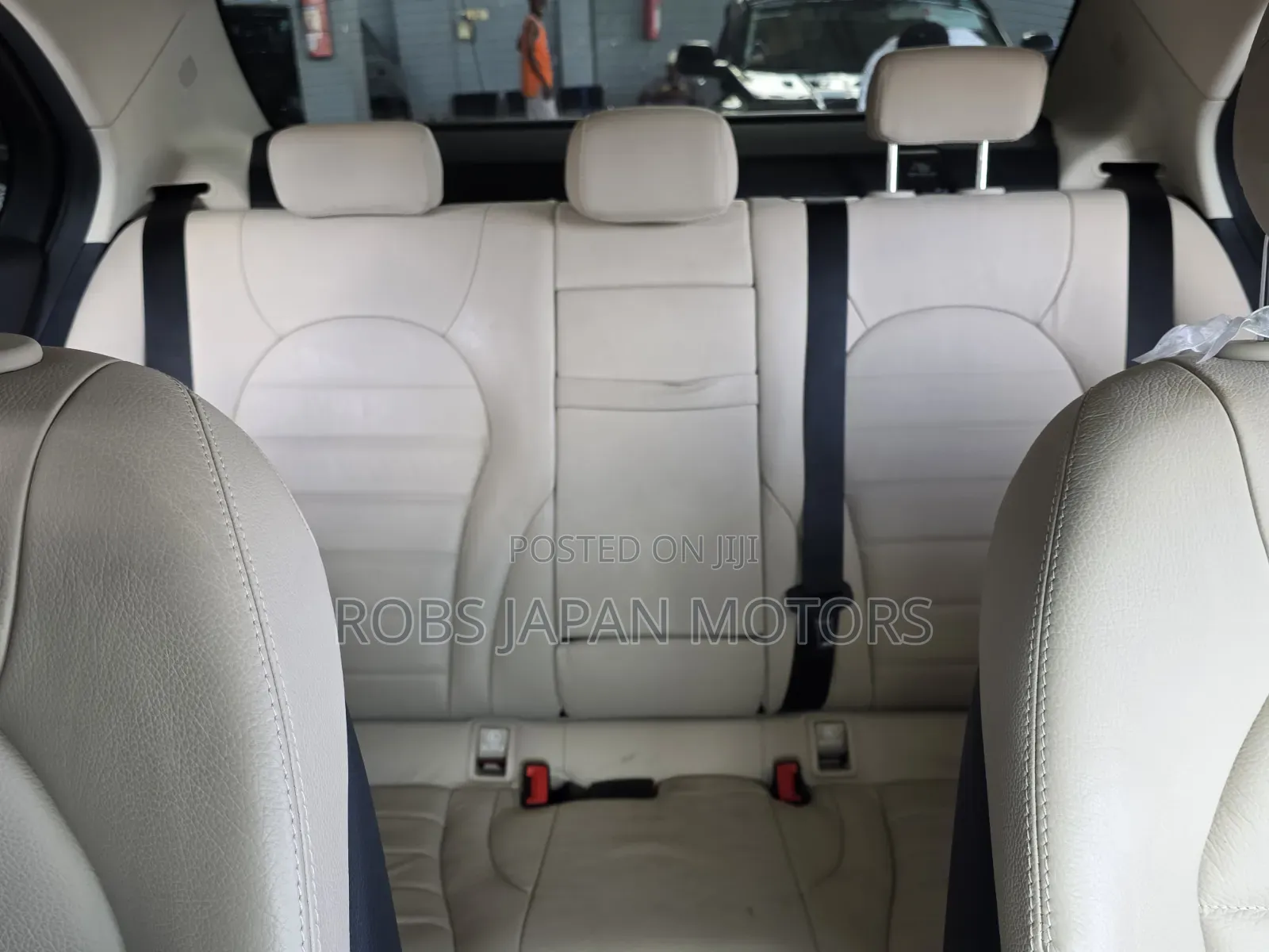 Mercedes-Benz C200 2020 Red