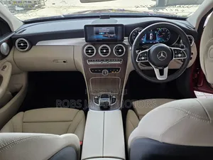Mercedes-Benz C200 2020 Red