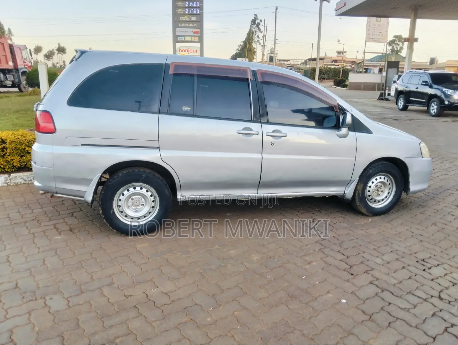 Nissan Liberty 2004 Silver