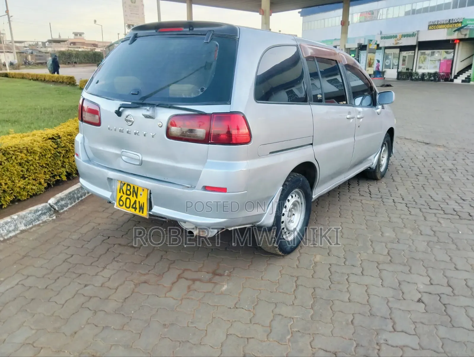 Nissan Liberty 2004 Silver