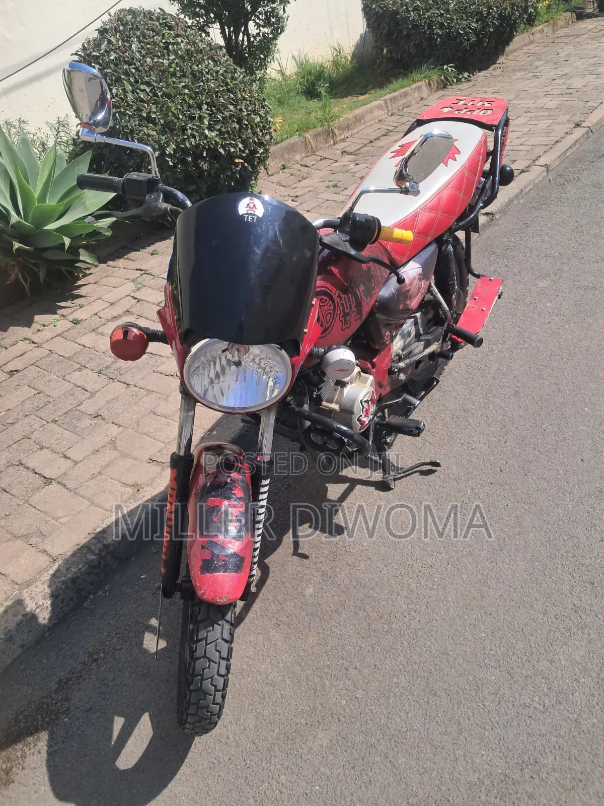 Bajaj Boxer 150 UG 2024 Red