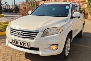 Toyota Vanguard 2011 White
