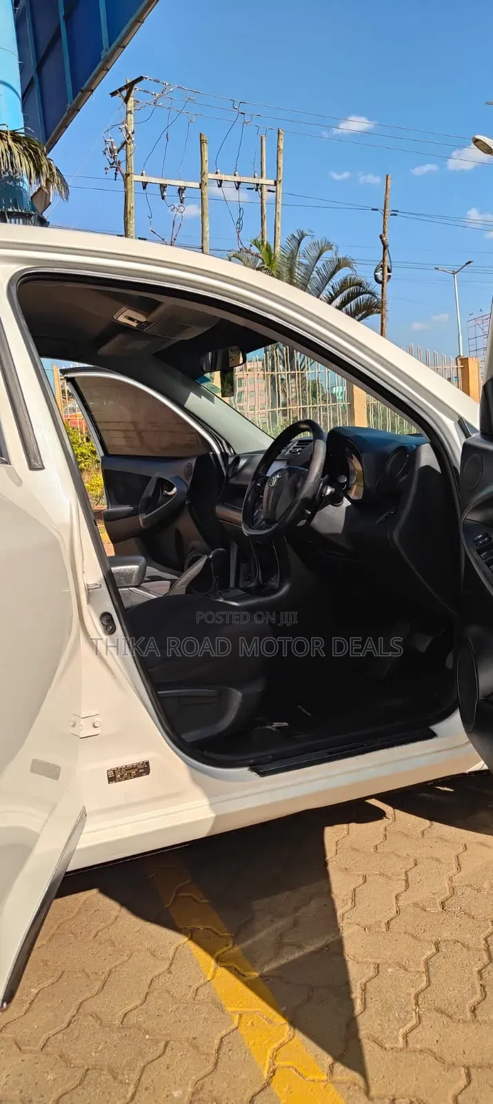 Toyota Vanguard 2011 White