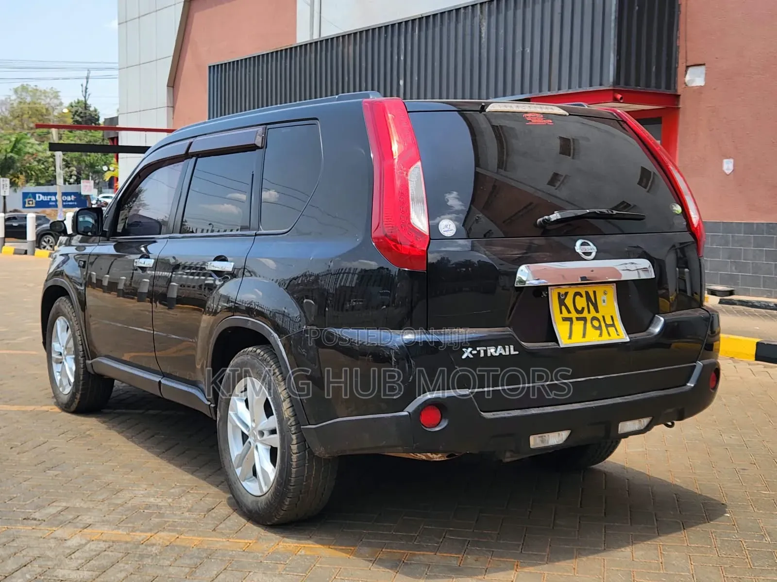 Nissan X-Trail 2.0 Petrol XE 2010 Black