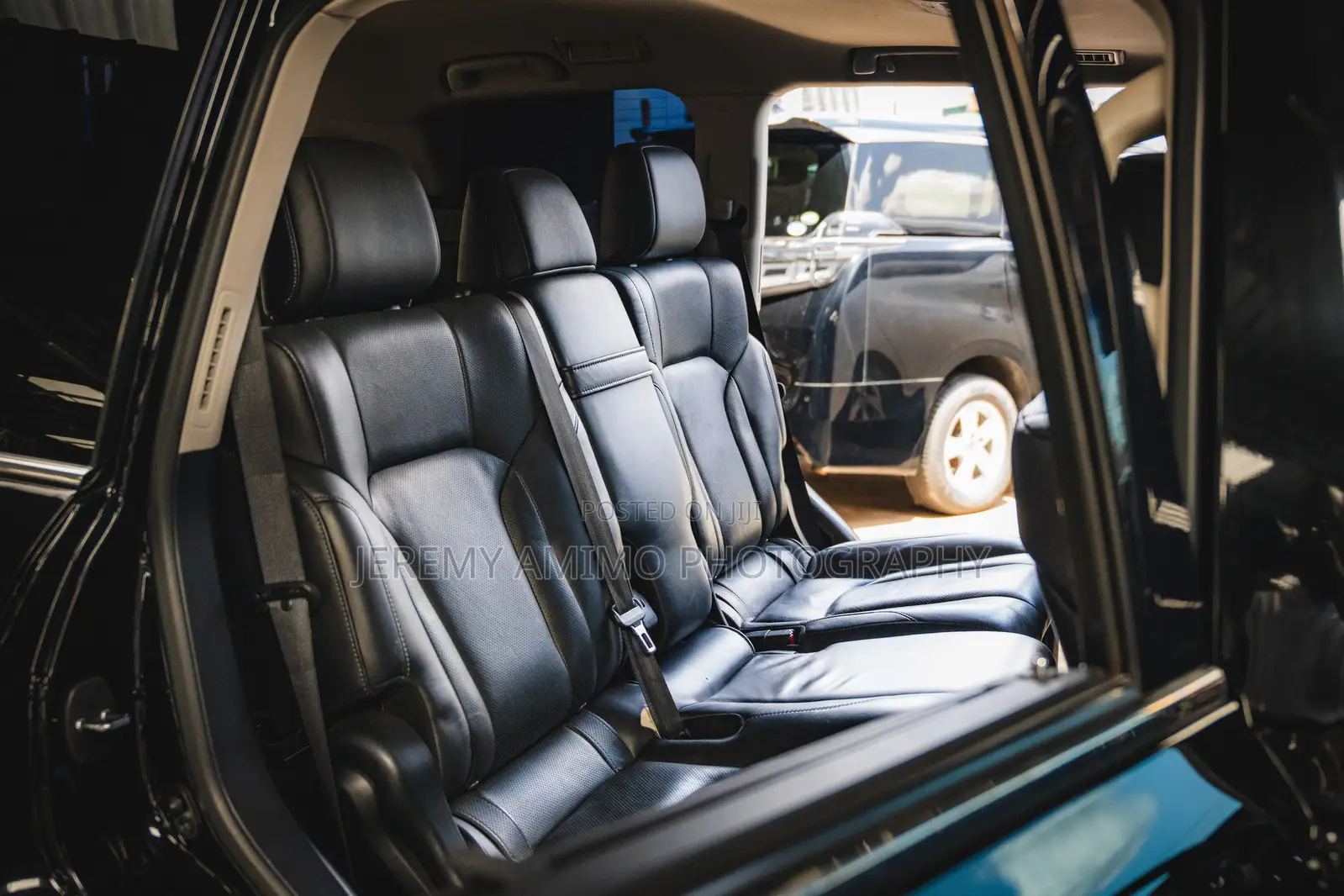 Lexus LX 570 AWD 2016 Black