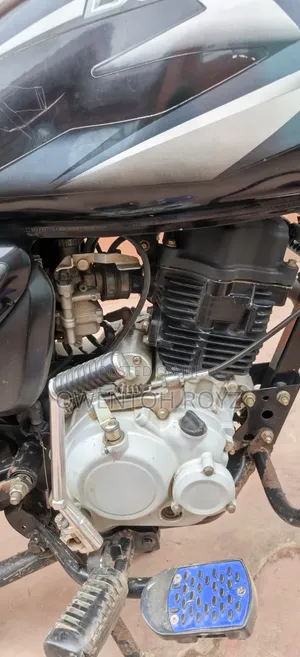 Bajaj Boxer 2025 Black