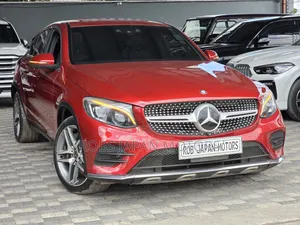Mercedes-Benz GLC-Class GLC250 Sport Utility 4-Door (2.0L, 4cyl Turbo)