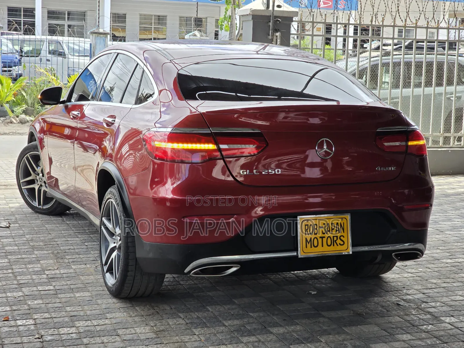 Mercedes-Benz GLC-Class GLC250 Sport Utility 4-Door (2.0L, 4cyl Turbo)