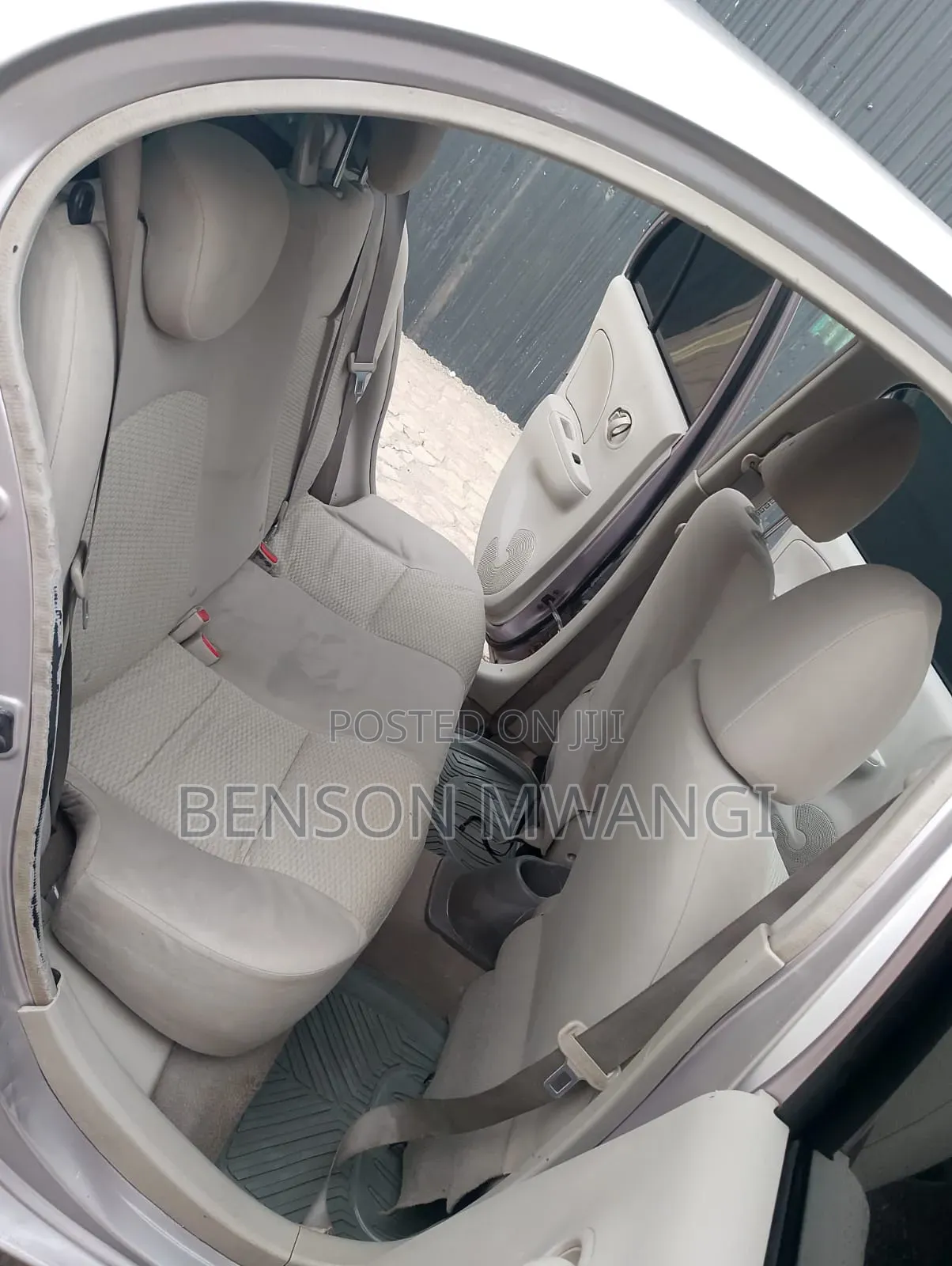 Nissan March 1.2 AWD 2012 Beige