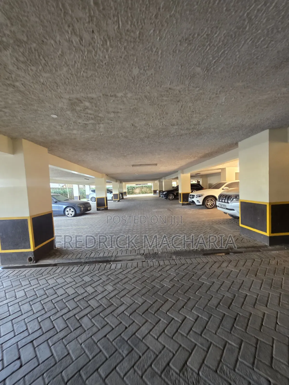 4bdrm Apartment in Behind Safari Park, Roysambu for sale