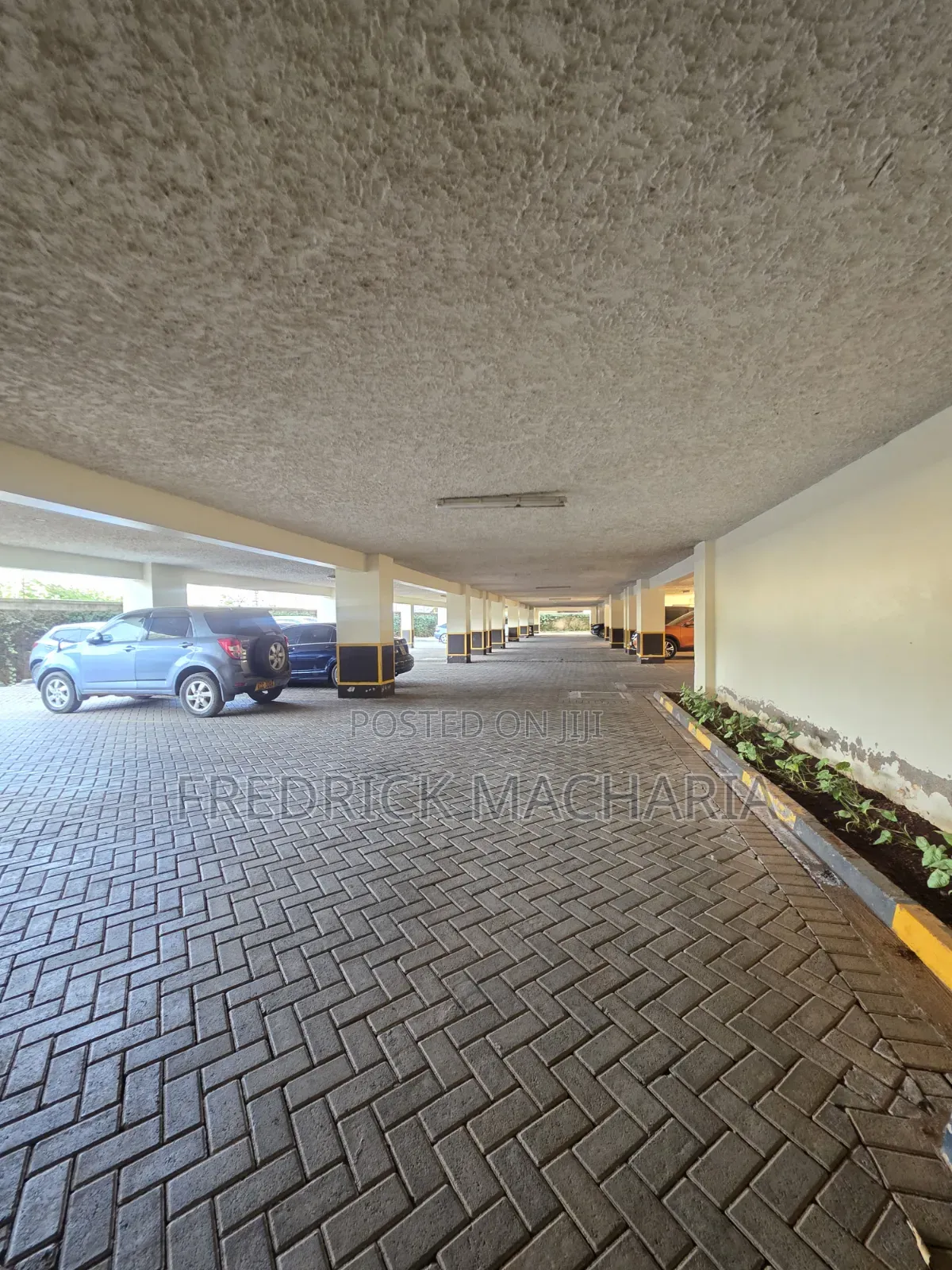 4bdrm Apartment in Behind Safari Park, Roysambu for sale