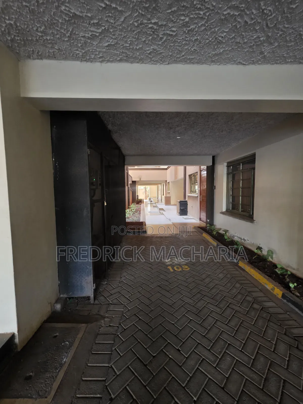 4bdrm Apartment in Behind Safari Park, Roysambu for sale