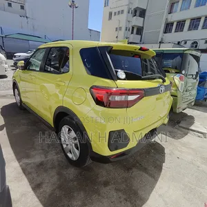 Toyota Raize 2020 Yellow