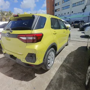 Toyota Raize 2020 Yellow