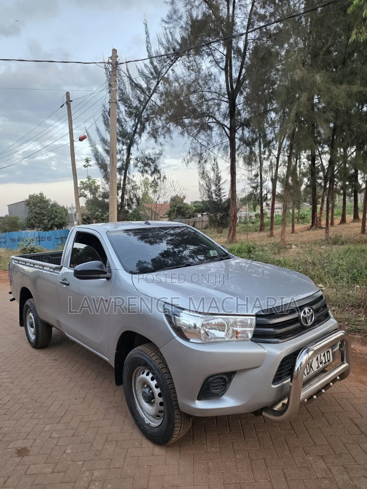 Toyota Hilux 2023 Silver