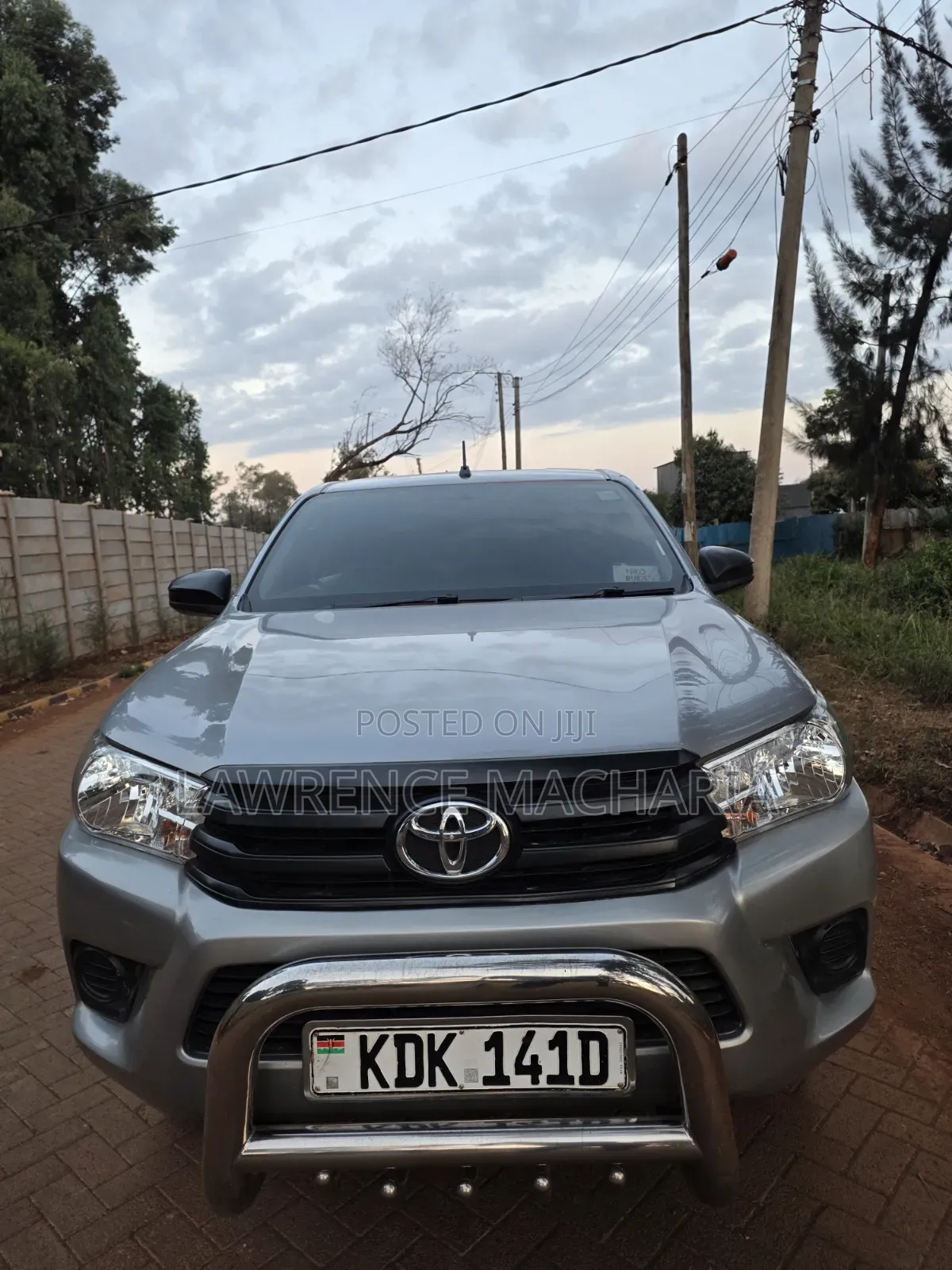 Toyota Hilux 2023 Silver