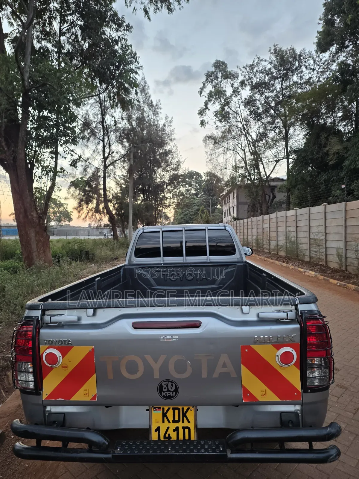 Toyota Hilux 2023 Silver
