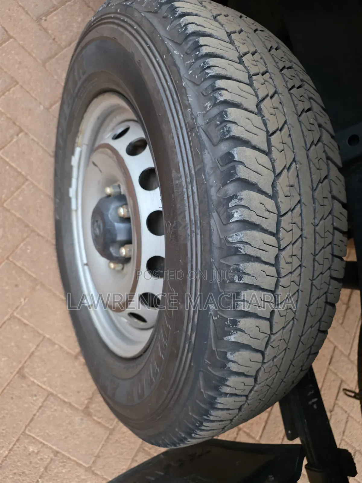 Toyota Hilux 2023 Silver