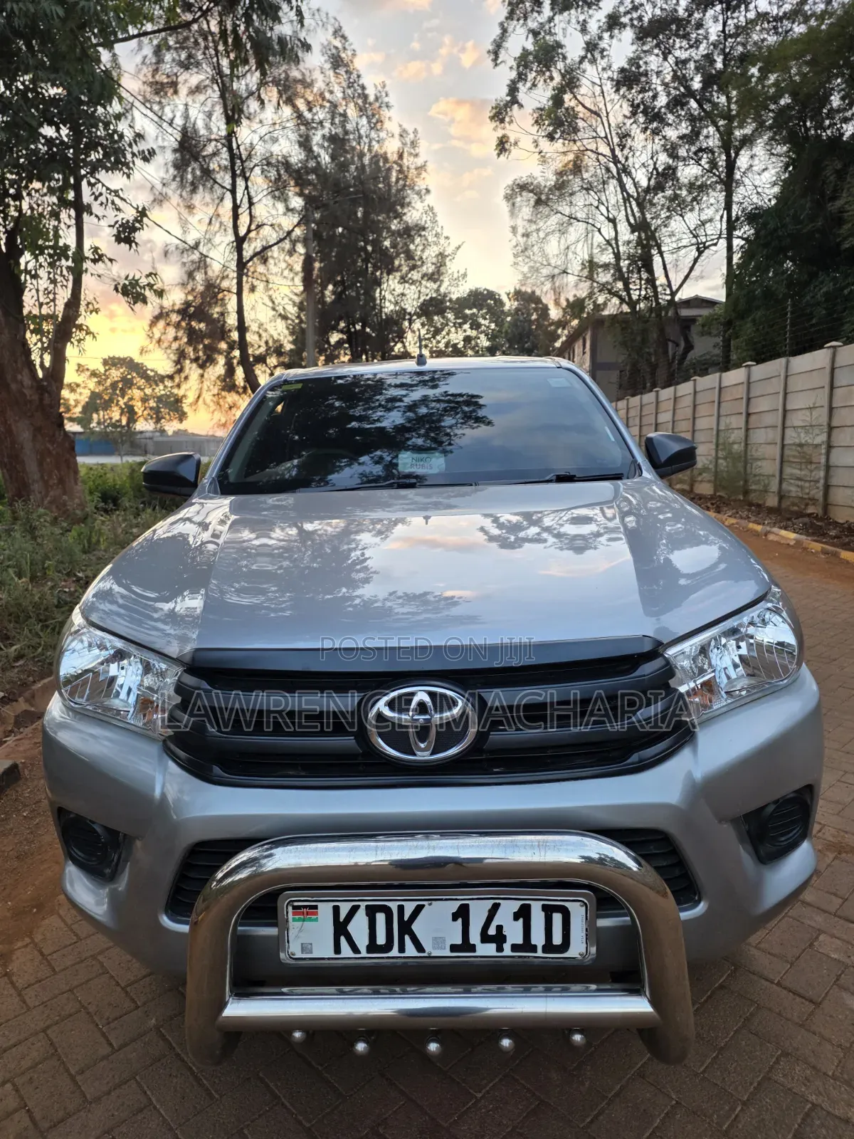 Toyota Hilux 2023 Silver
