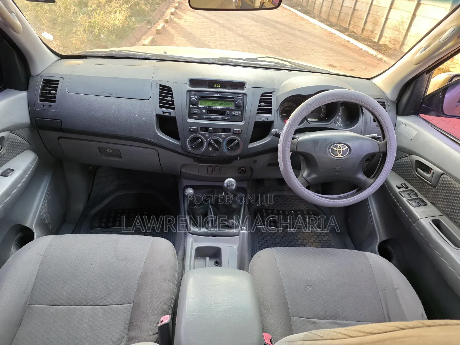 Toyota Hilux 2009 Gold
