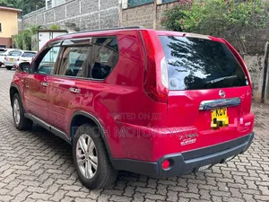 Nissan X-Trail 2012 Red
