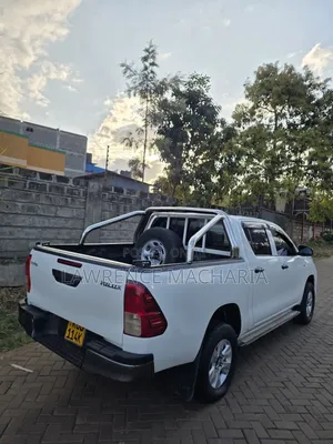 Toyota Hilux 2016 White
