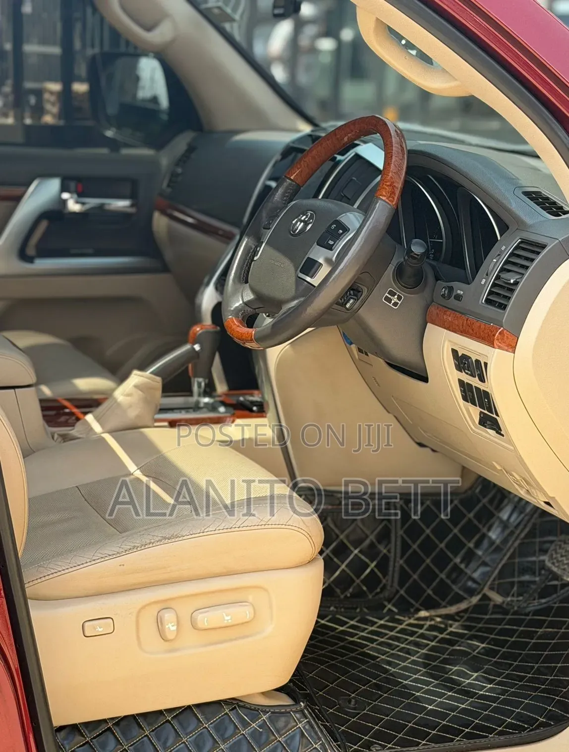 Toyota Land Cruiser 4.6 V8 ZX 2014 Maroon