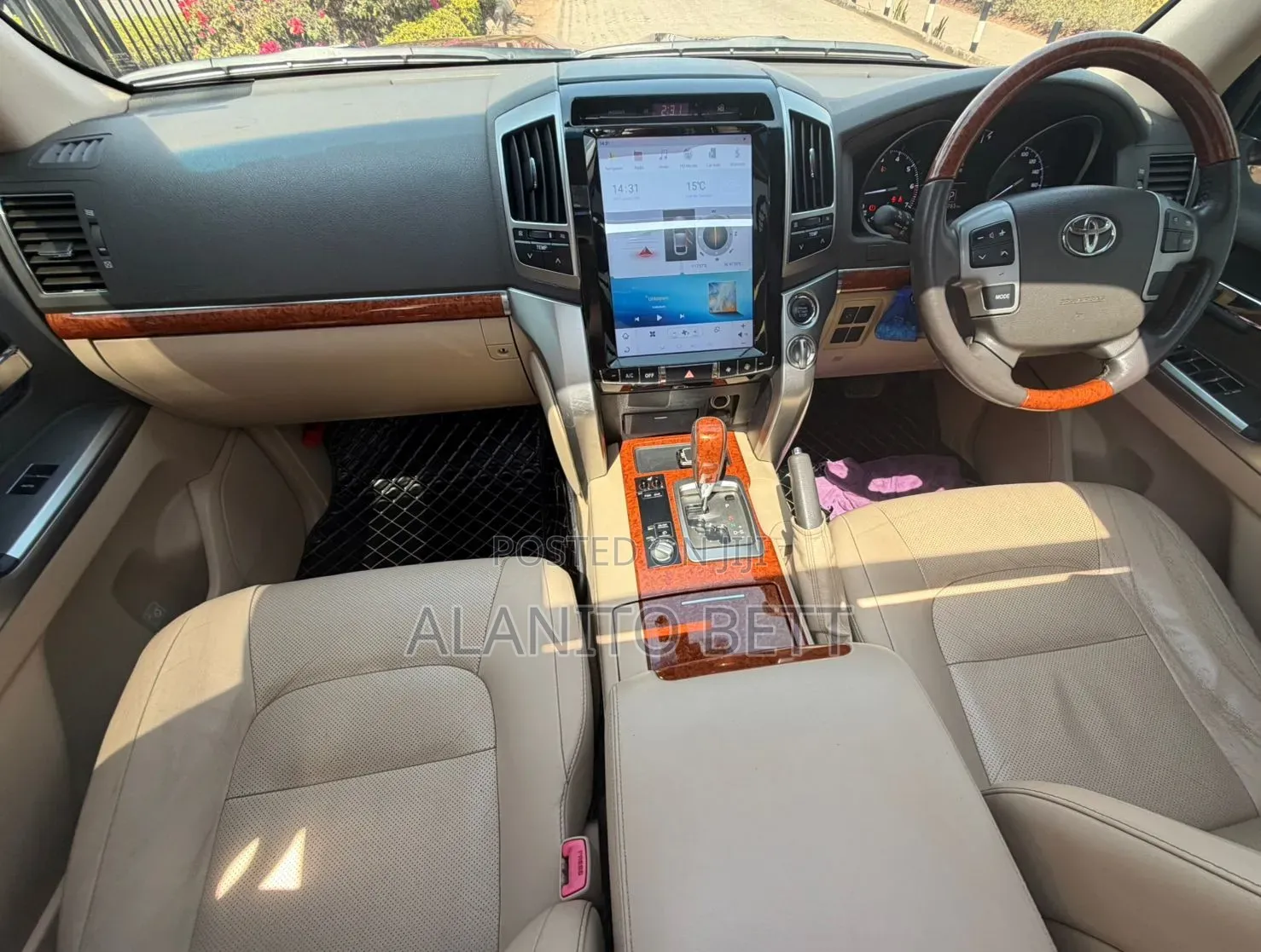 Toyota Land Cruiser 4.6 V8 ZX 2014 Maroon