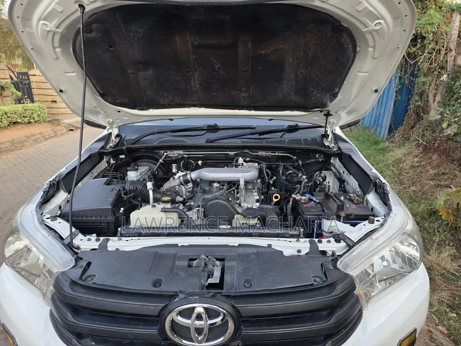 Toyota Hilux 2016 White