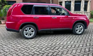 Nissan X-Trail 2012 Red
