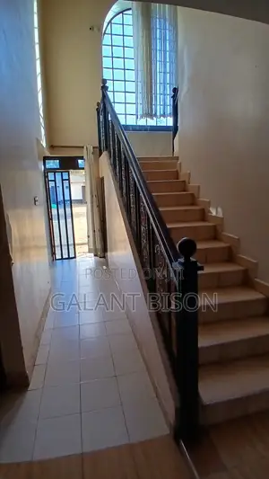 4bdrm Maisonette in Alendu, Kolwa Central for sale
