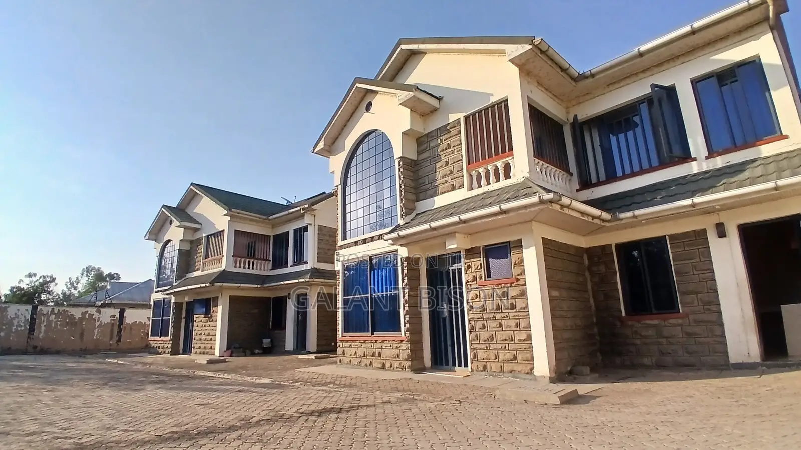 4bdrm Maisonette in Alendu, Kolwa Central for sale
