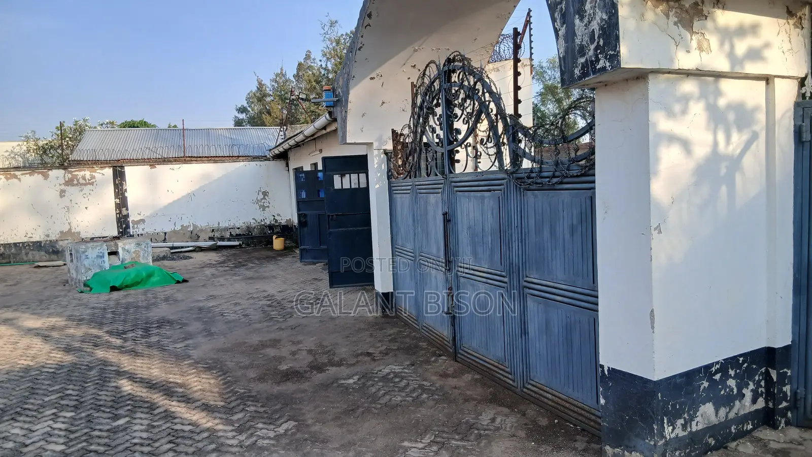4bdrm Maisonette in Alendu, Kolwa Central for sale
